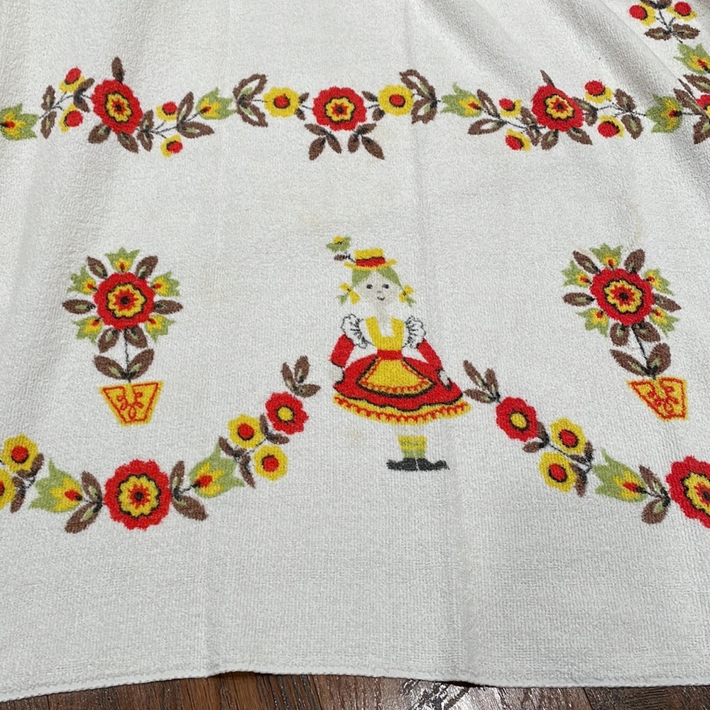 Vintage terrycloth tablecloth - Picture 10 of 10